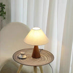 Vintage-style light luxury table lamp, simple American retro Nordic table lamp