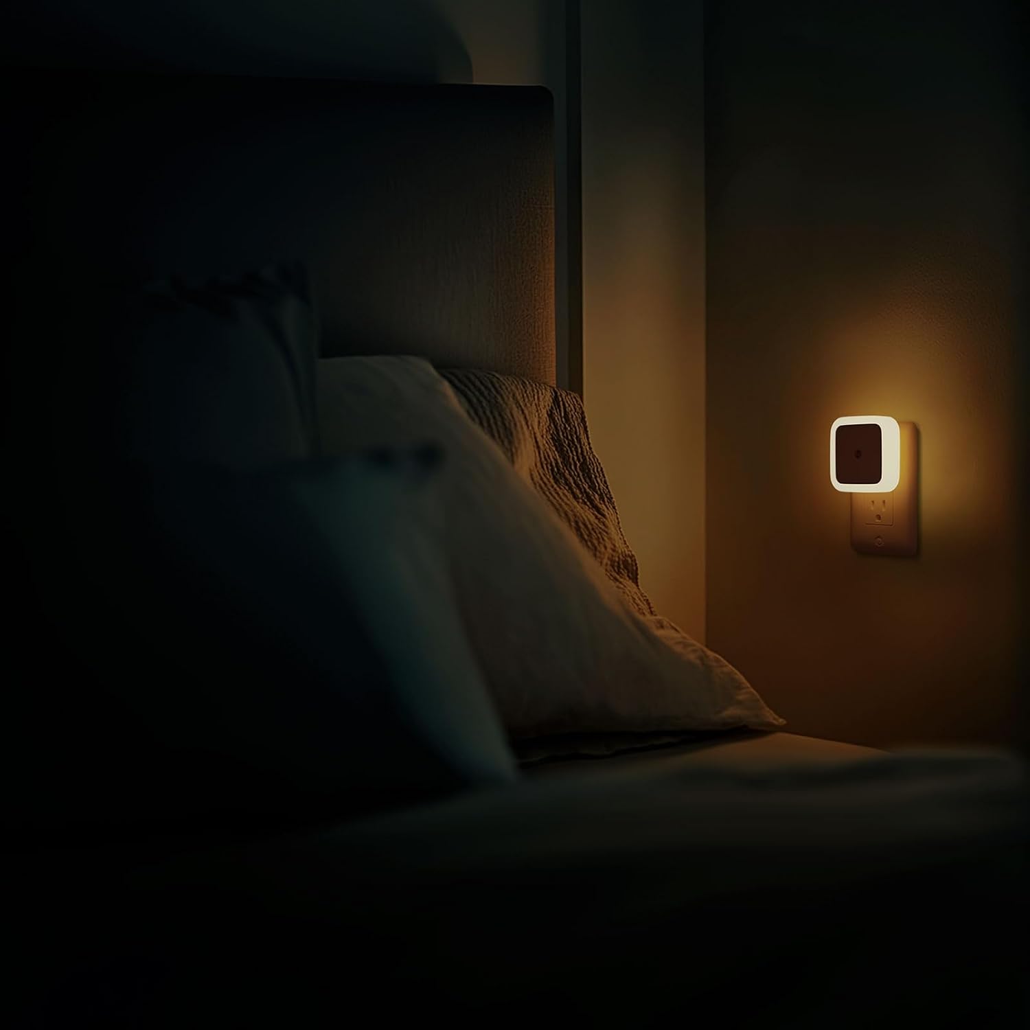 Dusk to Dawn Plug-in Night Light